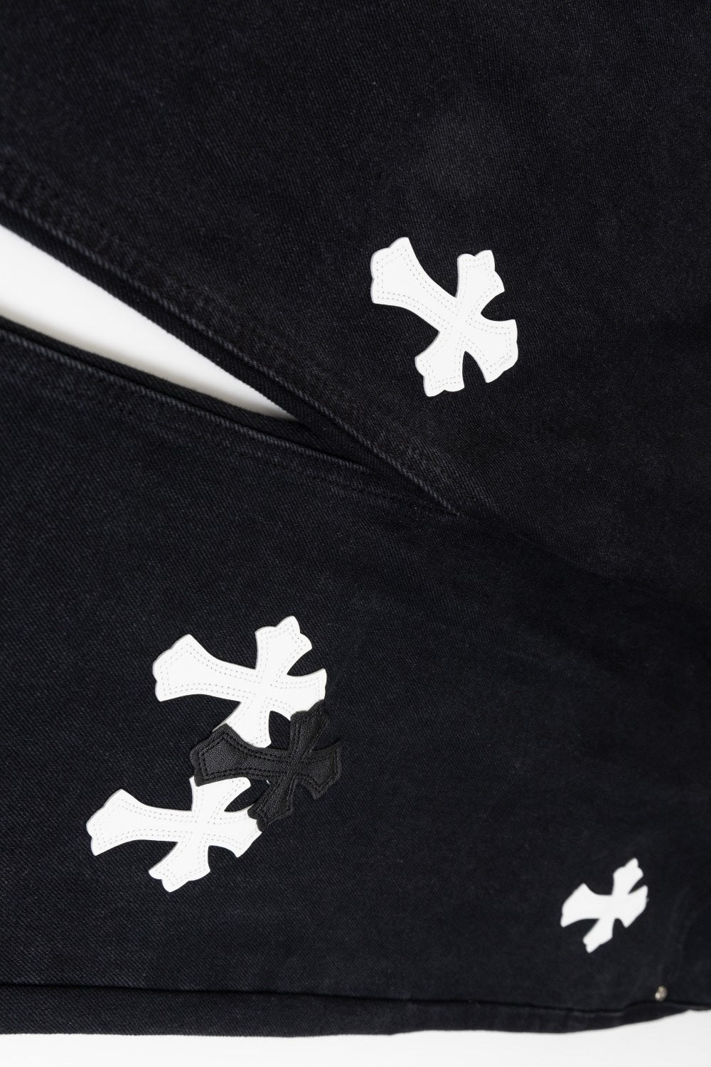 【CHROME HEARTS 公式旗艦店】ジーパン、ご好評に付き再入荷!